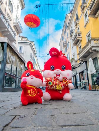 Preparativi per il Capodanno cinese a Milano, 17 Gennaio, 2023. Il 2023 è l'anno del coniglio.      ANSA / ANDREA FASANI