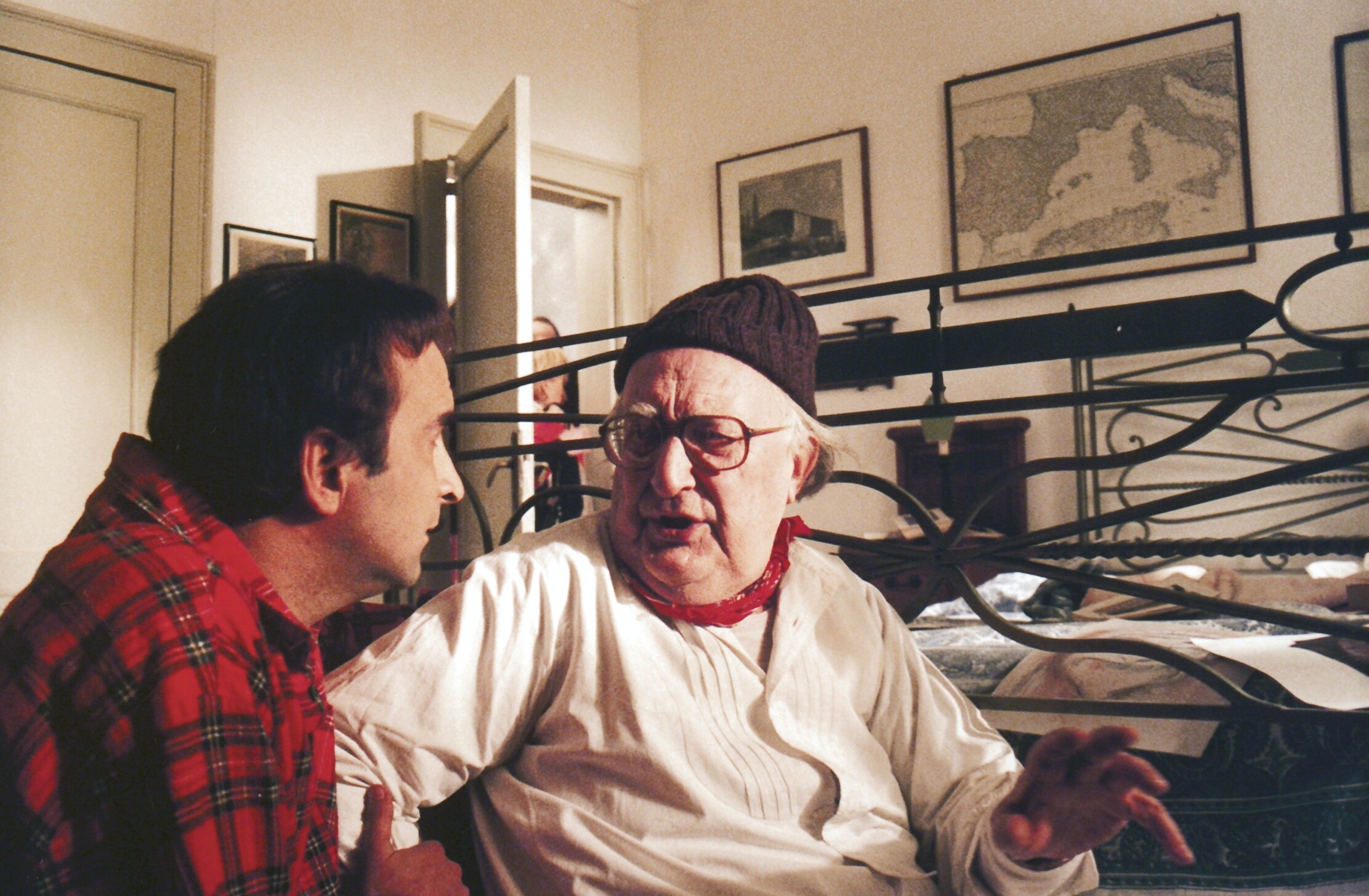 Andrea Camilleri con Rocco Mortelliti in una scena de La strategia della maschera (Foto: WebPhoto) camilleri carriera