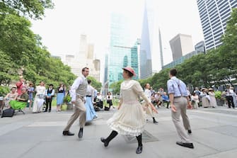 NEW YORK, NY - JUNE 16:  Atmosphere at  "A Bloomsday Breakfast in Bryant Park", the part of "Imagine Ireland", Culture Ireland's Year of Irish Arts in America in 2011 on June 16, 2011 in New York City.  (Photo by Slaven Vlasic/Getty Images)