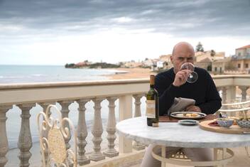 Addio Montalbano, ma la Sicilia chiede un ultimo episodio