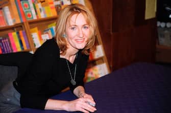 F 358842 004 10/14/99 New York City Controversial Author J.K. Rowling Signing Her "Harry Potter" Adventure Books  (Photo By Jonathan Elderfield/Getty Images)