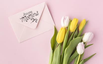 Festa della mamma, nove frasi per i tuoi auguri su WhatsApp e Facebook