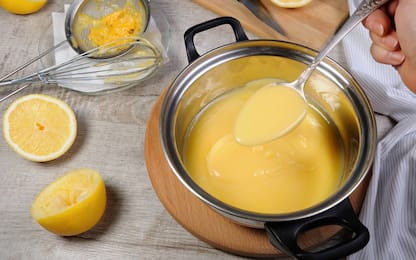 Crema pasticcera, la ricetta classica per prepararla in pochi minuti
