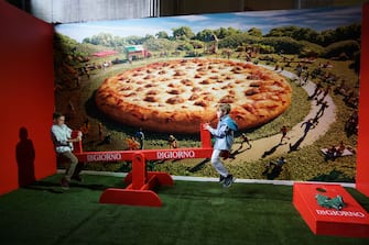 Children play at The Museum of Pizza in Brooklyn, New York, the United States, on Oct. 16, 2018. The Museum of Pizza is a temporary interactive art museum celebrating pizza. (Xinhua/Lin Bilin)

ç  è¿ å  æ  å  å­æ ¥å®¡ (Photo by Xinhua/Sipa USA) (new york - 2018-10-16, Xinhua / IPA) p.s. la foto e' utilizzabile nel rispetto del contesto in cui e' stata scattata, e senza intento diffamatorio del decoro delle persone rappresentate
