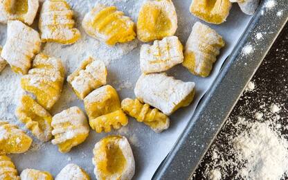 Gnocchi di zucca fatti in casa, la ricetta autunnale facile e veloce