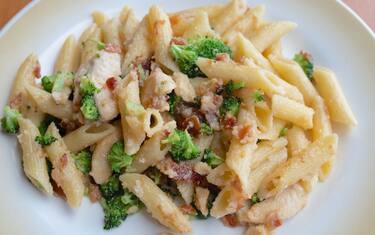 pasta con broccoli e salsiccia