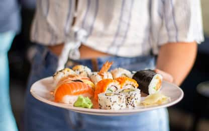Come preparare il riso per il sushi fatto in casa, la ricetta