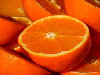 Tumori, torna la raccolta fondi Airc con le arance della salute