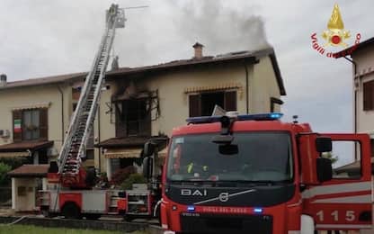 Incendio in una villetta nel Pavese, intossicati i due proprietari