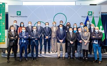 Fontana presenta la nuova giunta. Moratti: "Al servizio dei cittadini"