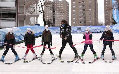 Ski in the city porta a Milano una pista da sci lunga 30 metri