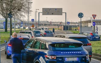 Code e traffico in tilt al aeroporto di Linate a causa degli automobilisti in coda per il Tampone Drive in, Milano, 13 Marzo,  2021,  ANSA/Andrea Fasani