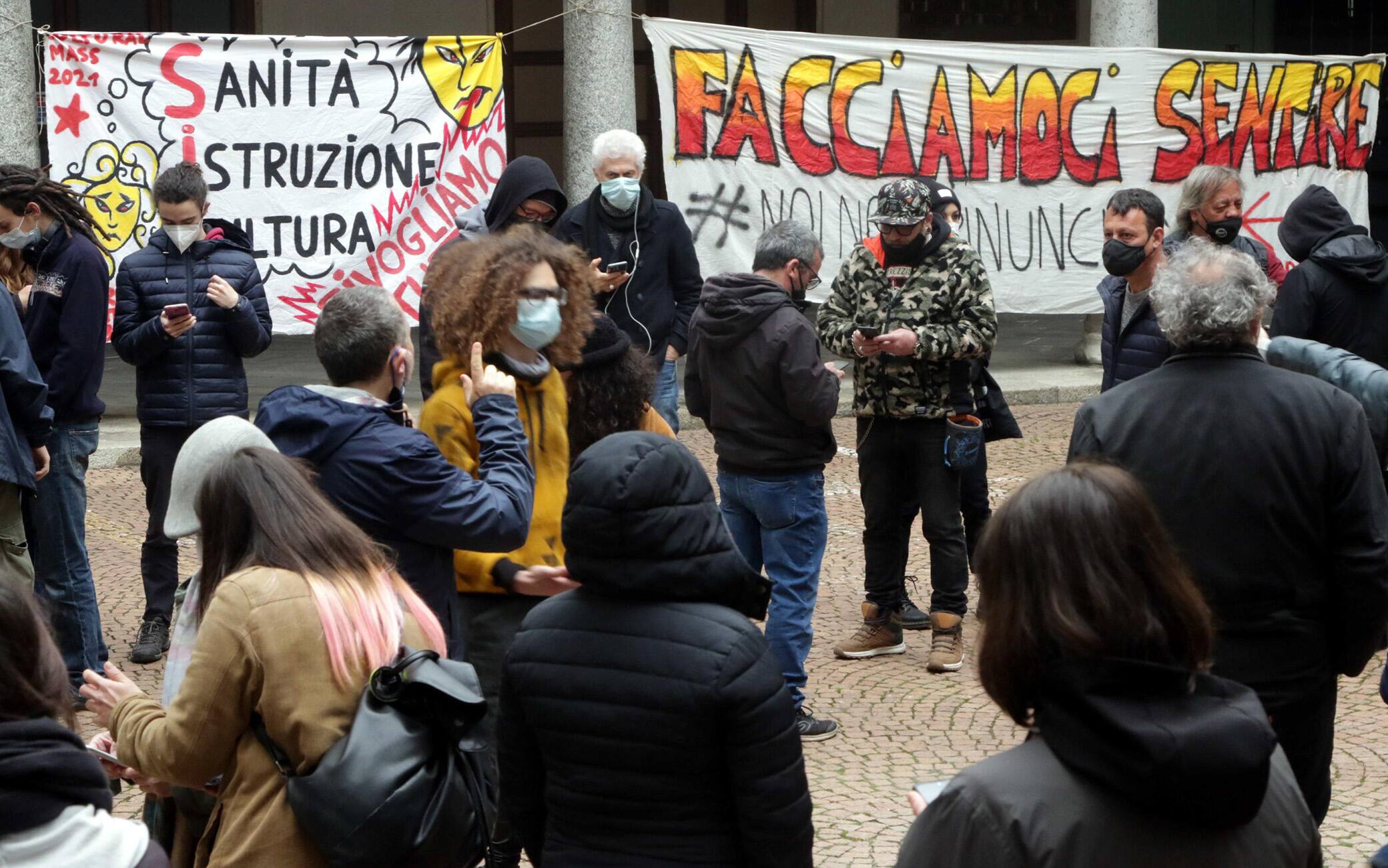 Occupazione del Piccolo Teatro di Via Rovello contro la chiusura continua a causa dell'emergnza Covid, Milano, 27 marzo 2021.ANSA/ PAOLO SALMOIRAGO