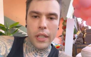 Vaccini, Fedez: “Fontana e Moratti chiedano almeno scusa”