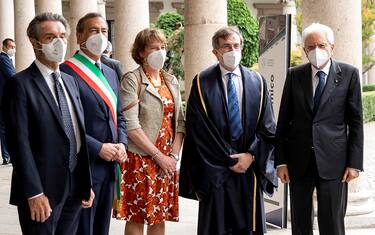 Mattarella: "Covid stress test per tutti, ma siamo sulla buona strada"