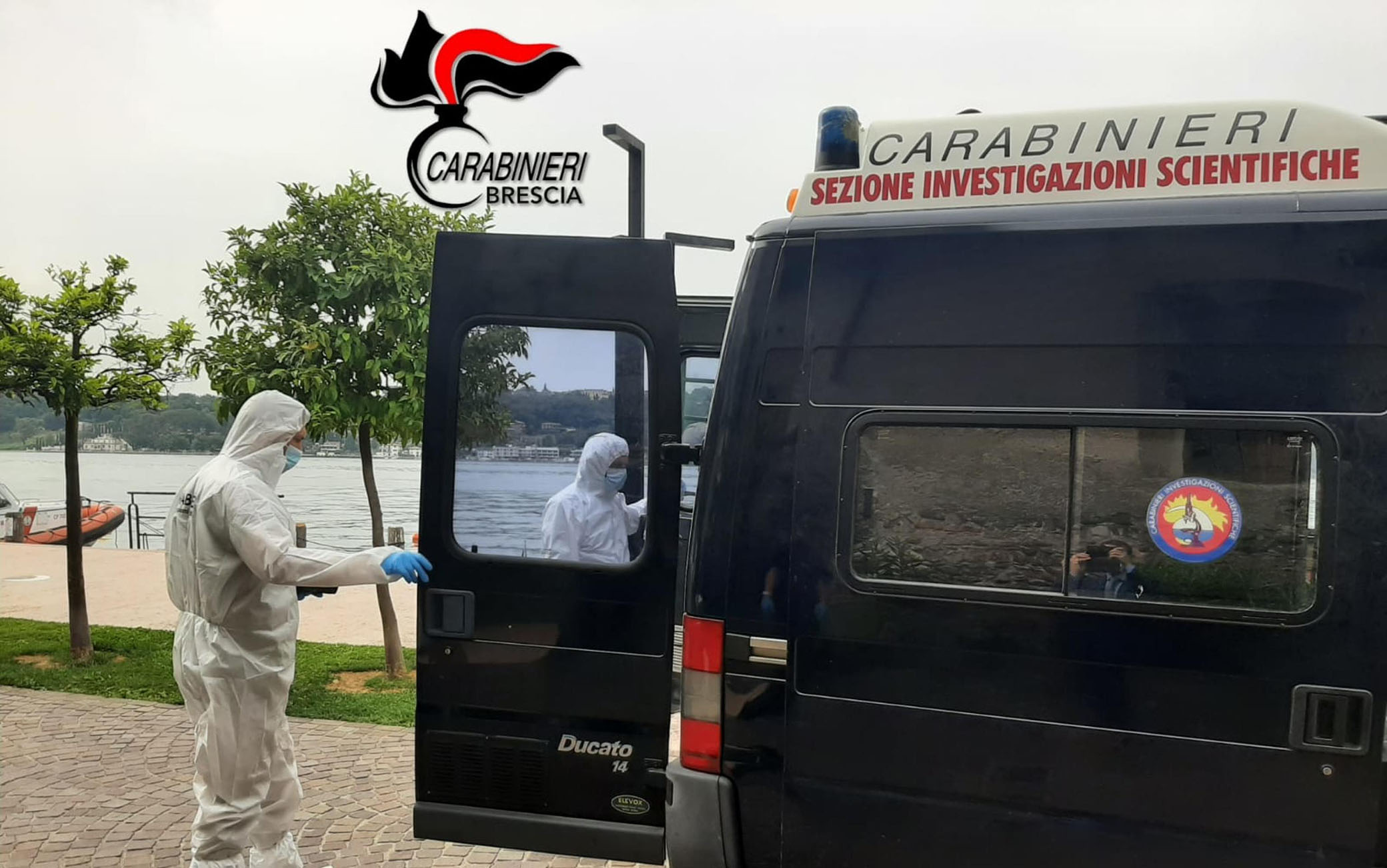 Il punto in cui è stato trovato il cadavere di un uomo su una barca che aveva danni da urto, tra Saló e San Felice del Benaco, sulla sponda bresciana del Lago di Garda, 20 giugno 2021. Sul posto sono intervenuti anche i carabinieri del Nucleo investigativo di Brescia oltre alla Guardia Costiera.
ANSA/ UFFICIO STAMPA ++HO - NO SALES EDITORIAL USE ONLY++