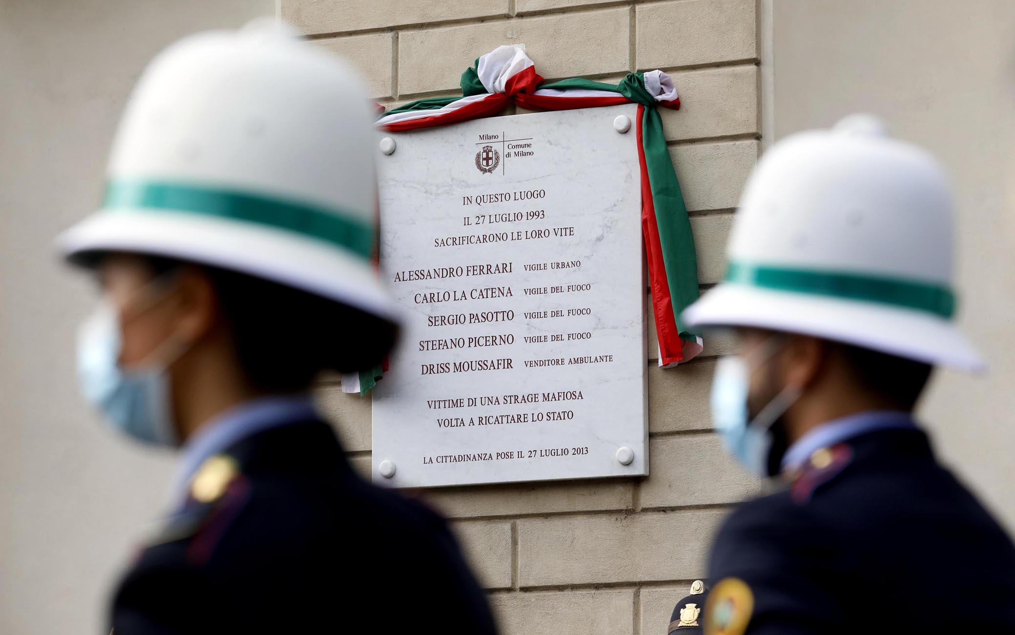 Cerimonia commemorazione della strage di via palestro La targa per le vittime della strage di via palestro a Milano, 27 luglio 2021.ANSA/MOURAD BALTI TOUATI