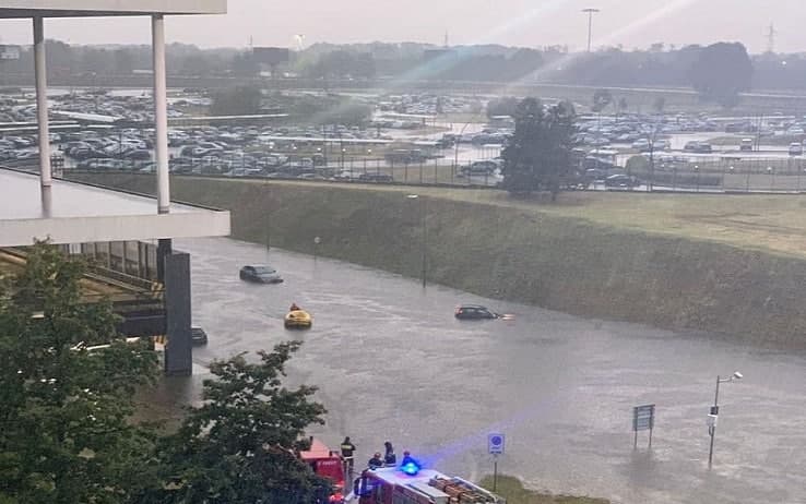 Le operazioni di soccorso a Malpensa Le operazioni di soccorso a Malpensa
