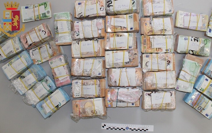 I soldi trovati nell'auto