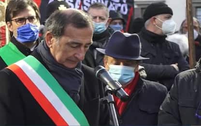 Sala contestato durante la commemorazione per Piazza Fontana. VIDEO