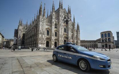 Milano, deruba una turista in piazza Duomo: arrestata 19enne
