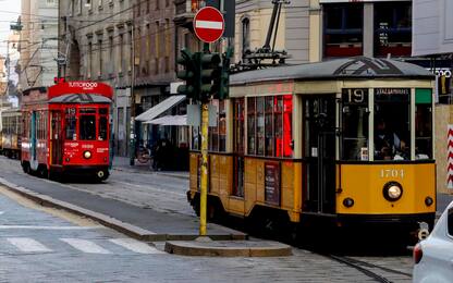 Maltempo, forte vento a Milano: deviate alcune linee del tram