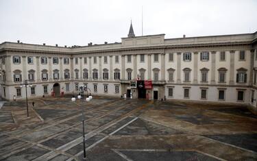 Palazzo Reale in Piazza Duomo semi deserta in questa prima domenica di marzo a Milano, 1 marzo 2020.
ANSA/Mourad Balti Touati

