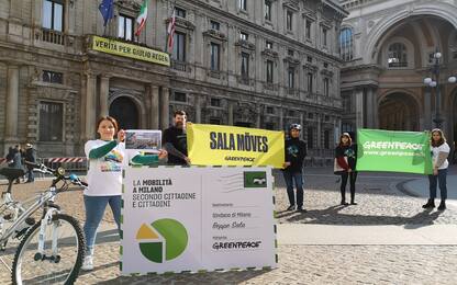 Greenpeace: "Milanesi chiedono città meno inquinata e aree pedonali"