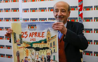 Gianfranco Pagliarulo, presidente dell'Associazione nazionale partigiani (ANPI), durante la conferenza stampa dal titolo   Per un 25 aprile di resistenza alla guerra  , Roma 15 aprile 2022.
ANSA/FABIO FRUSTACI