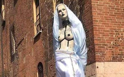Cremona Pride, polemiche per la statua della Madonna a seno nudo
