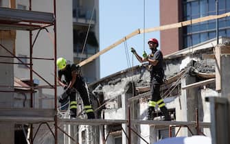 Incidente sul lavoro crollo di un palazzo sugli operai in viale Espinasse, 08 Luglio 2022.ANSA/MARCO OTTICO