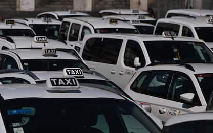 Taxi, Comune di Milano chiederà mille nuove licenze. Tassisti contrari