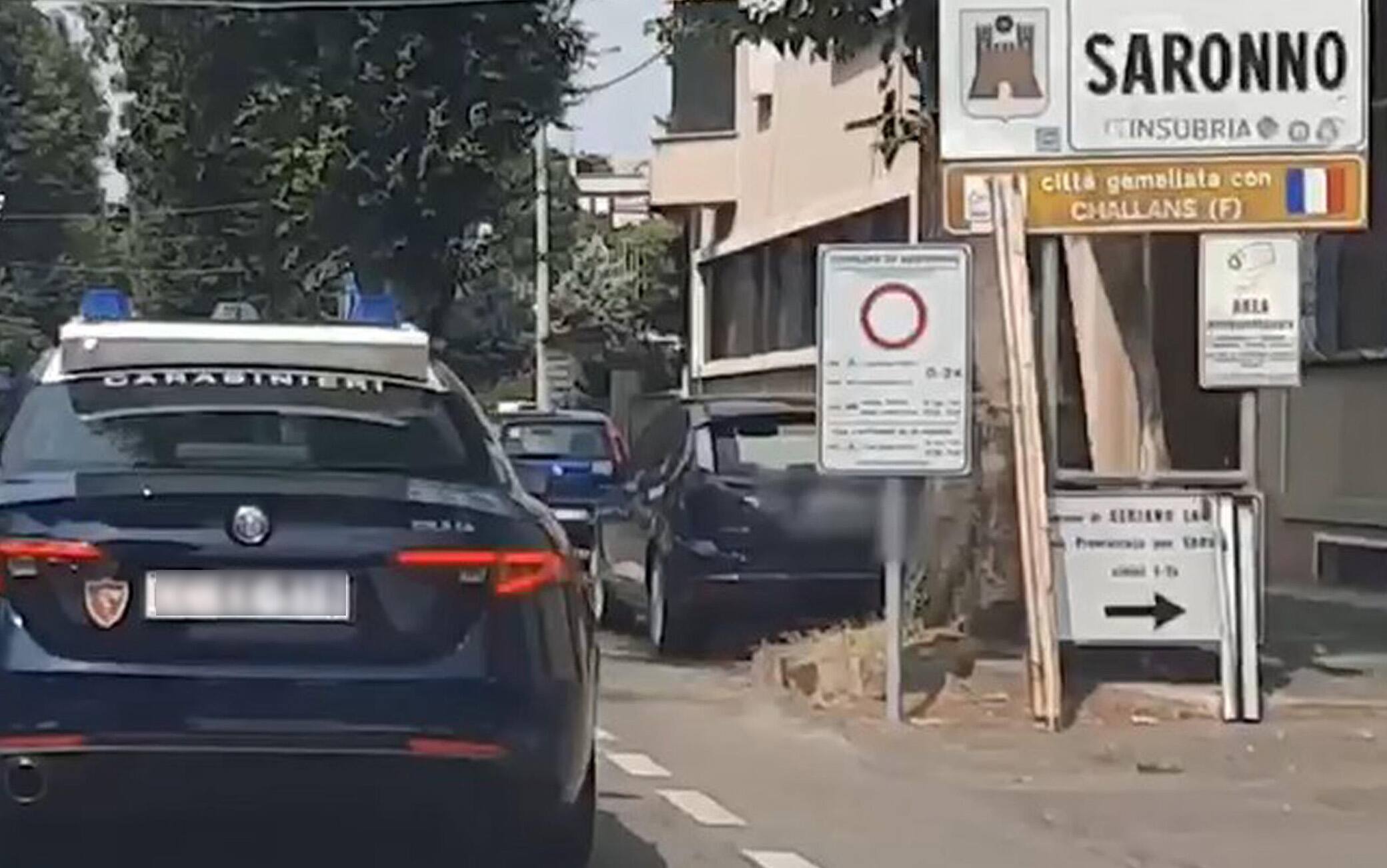 In un freme video fornito dai Carabinieri di Varese, le indagini e controlli effettuati su richiesta della Direzione Distrettuale Antimafia di Milano, 25 luglio 2022. Undici persone sono state sottoposte a misure cautelari eseguite stamani dai carabinieri a Saronno (Varese), con le accuse, a vario titolo, di estorsione e turbativa d'asta, aggravate dal metodo mafioso. Si tratta di un gruppo di imprenditori e professionisti operanti nel settore edilizia e movimento terra, residenti nel Varesotto, alcuni originari di Reggio Calabria e ritenuti legati alla 'ndrangheta. ANSA +++ ANSA PROVIDES ACCESS TO THIS HANDOUT PHOTO TO BE USED SOLELY TO ILLUSTRATE NEWS REPORTING OR COMMENTARY ON THE FACTS OR EVENTS DEPICTED IN THIS IMAGE; NO ARCHIVING; NO LICENSING +++