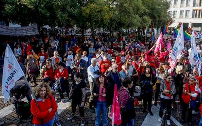 Sentinelli di Milano in piazza contro il governo: "Resistiamo'"