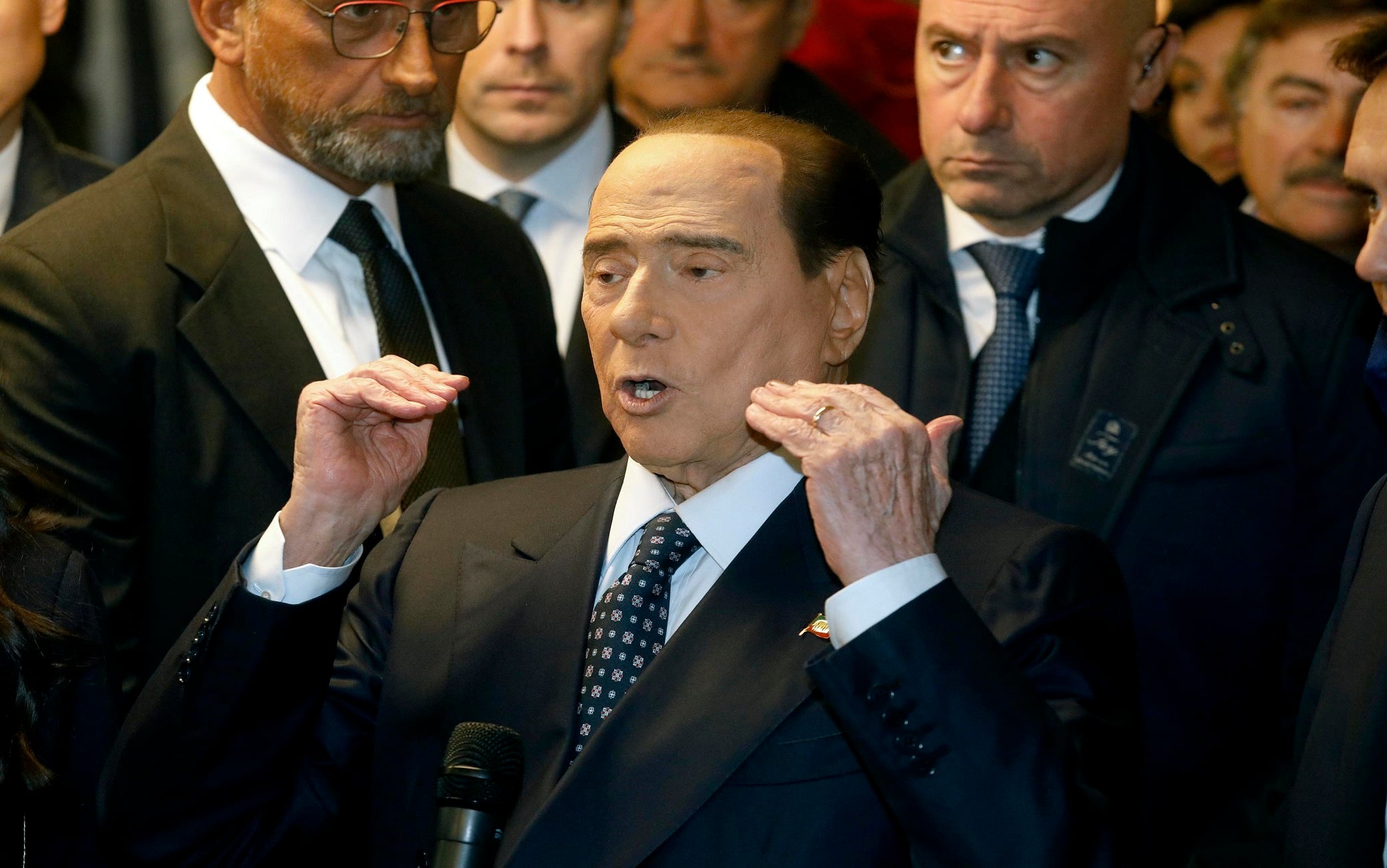 Il leader di Forza Italia Silvio Berlusconi inaugura la nuova sede Forza Italia in via Vincenzo Monti a Milano, 19 novembre 2022.ANSA/MOURAD BALTI TOUATI