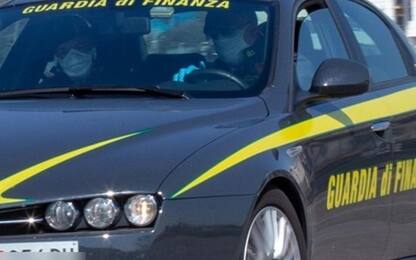 Armi e droga nel Foggiano, blitz della guardia di finanza: 16 arresti