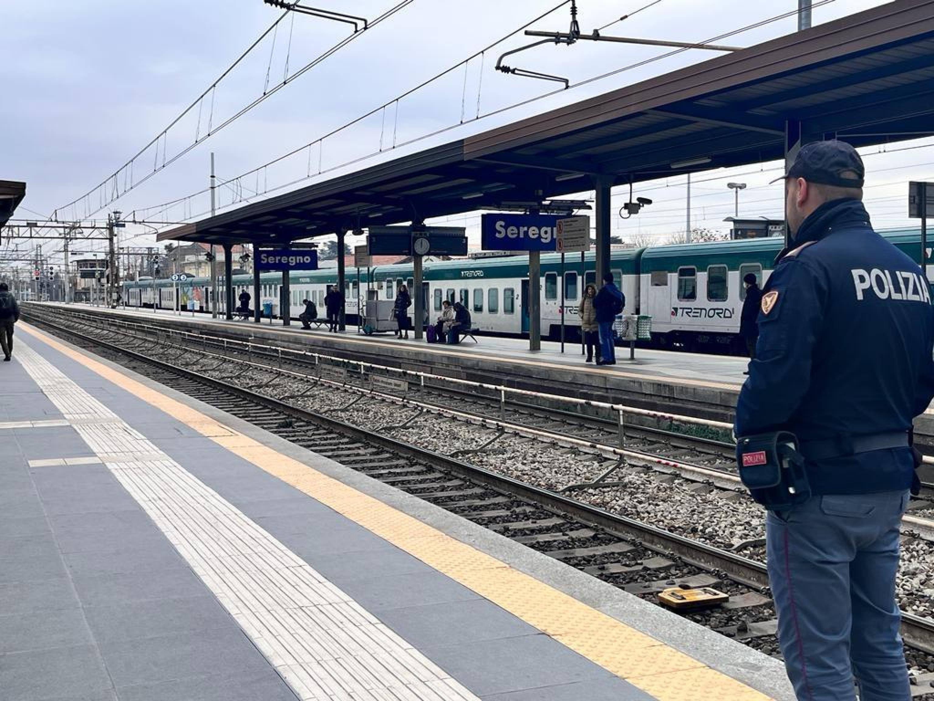 La polizia nella stazione di Seregno