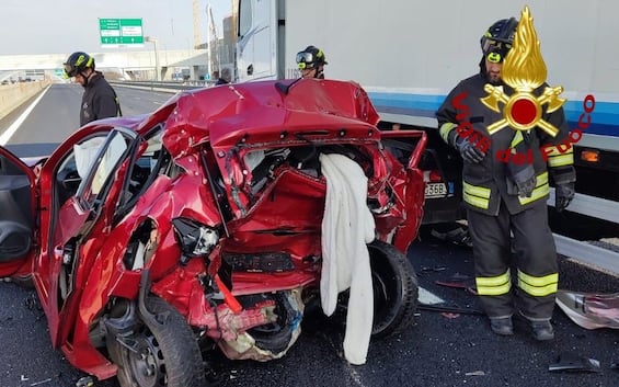 Milano, incidente in autostrada A4 tra Pero Fiera e Viale Certosa: 2 ...