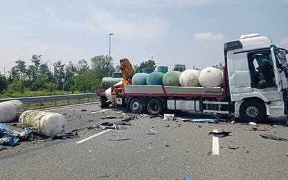 Incidente sulla A4 alle porte di Milano, due morti e tre feriti