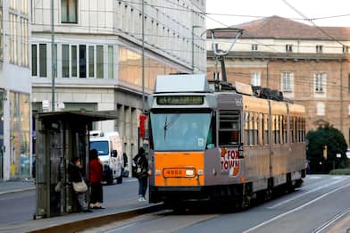 Milano, lavori in Via Orefici: 6 linee tram ATM deviate. Cosa sapere
