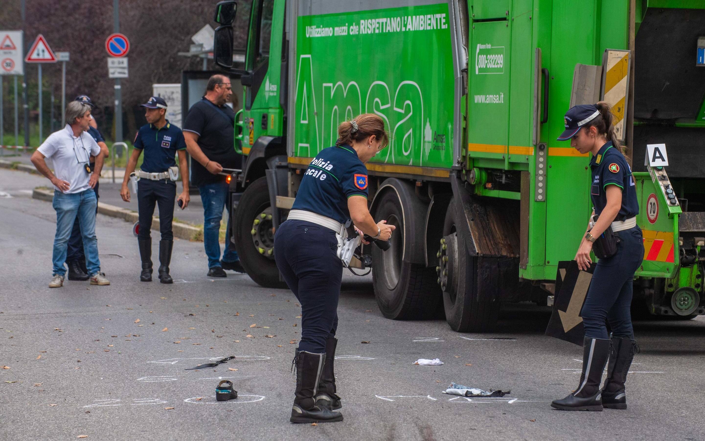I rilievi sul luogo dell'incidente, in via Trasimeno