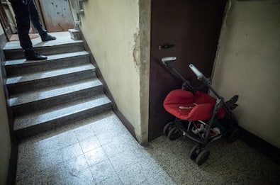 Milano, neonato di un mese lasciato in un androne