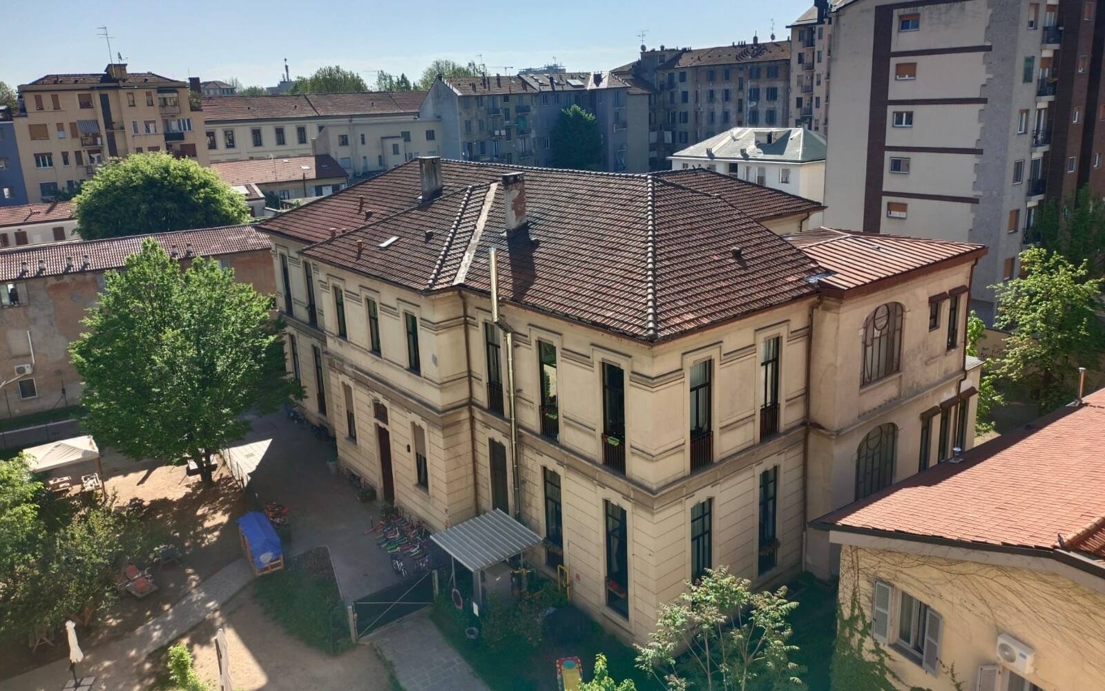 La scuola dell'Infanzia di via Gentilino a Milano