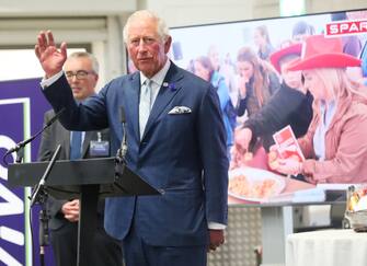 BELFAST, NORTHERN IRELAND- SEPTEMBER 30: Prince Charles, Prince of Wales meets members of the warehouse staff at Henderson Group's food and grocery distribution centre in Newtownabbey on September 30, 2020 near Belfast, United Kingdom.  (Photo by Niall Carson/Pool/Samir Hussein/WireImage)