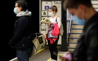 Covid Uk, effetto piano riapertura: balzano prenotazioni viaggi estivi