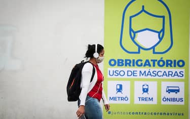 Covid, i casi nel mondo superano quota 108 milioni
