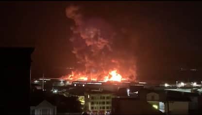 San Francisco, un grosso incendio distrugge parte del molo. VIDEO