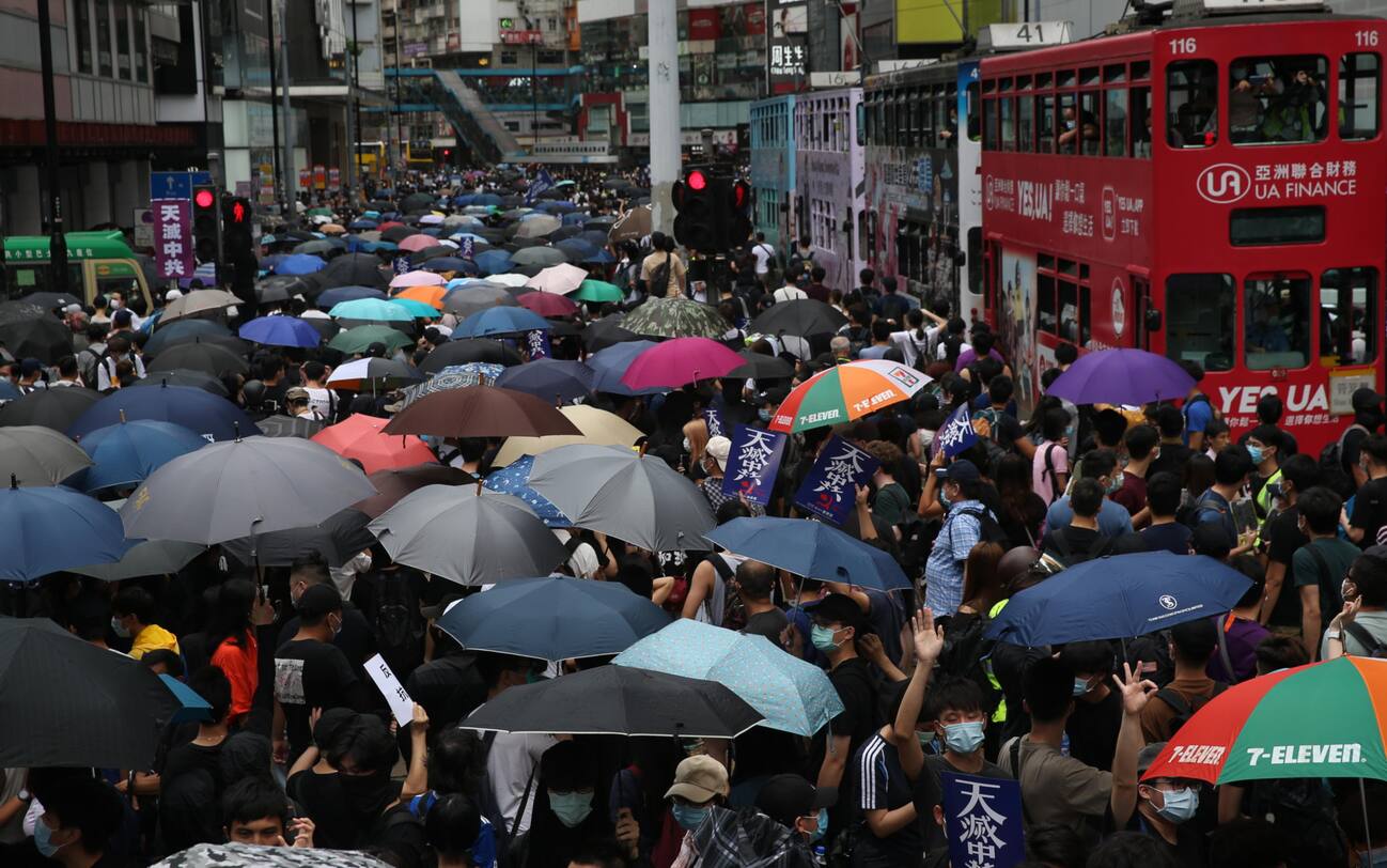 Hong Kong: proteste contro legge Cina su sicurezza, polizia usa