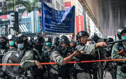 Hong Kong, proteste contro legge Cina su sicurezza: almeno 300 arresti