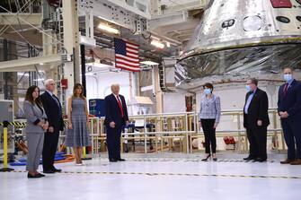 (L-R) Karen Pence, US Vice President Mike Pence, First Lady Melania Trump and US President Donald Trump arrive at the Kennedy Space Center in Florida on May 27, 2020. - US President Donald Trump travels to Florida to see the historic first manned launch of the SpaceX Falcon 9 rocket with the Crew Dragon spacecraft, the first to launch from Cape Canaveral since the end of the space shuttle program in 2011. (Photo by Brendan Smialowski / AFP) (Photo by BRENDAN SMIALOWSKI/AFP via Getty Images)